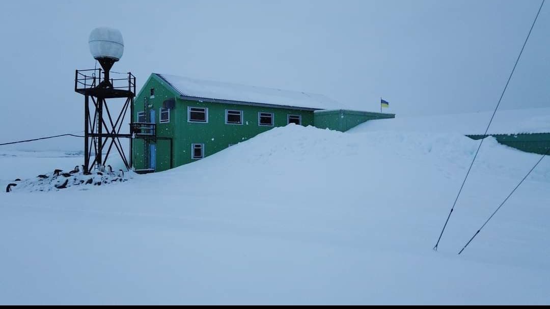 Рекордное количество снега зафиксировано ма метеостанции "Академик Вернадский"